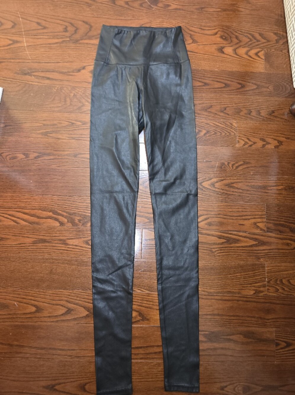 Aritzia Wilfred Free Daria Pant High-Waisted Vegan Leather Leggings Black